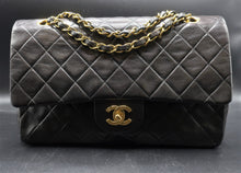 Charger l'image dans la galerie, Chanel quilted black timeless 25 CM