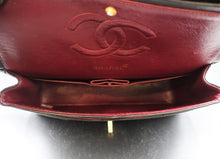 Charger l'image dans la galerie, Chanel quilted black timeless 25 CM