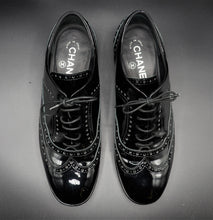 Charger l'image dans la galerie, Chanel Patent Leather Oxford Shoes