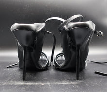 Charger l'image dans la galerie, Saint Laurent Black Strappy Sandals