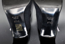 Charger l'image dans la galerie, Vintage Gucci Wool Mary Jane Shoes