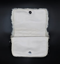Charger l'image dans la galerie, Chanel White Fur Bag