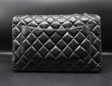 Charger l'image dans la galerie, Chanel Jumbo Quilted Bag 30 CM