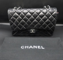 Charger l'image dans la galerie, Chanel Jumbo Quilted Bag 30 CM