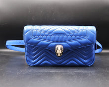 Carica l'immagine nel visualizzatore di Gallery, Bvlgari Serpenti Forever Belt Bag