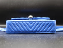 Carica l'immagine nel visualizzatore di Gallery, Bvlgari Serpenti Forever Belt Bag