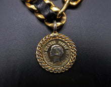 Carica l'immagine nel visualizzatore di Gallery, Chanel Chain & Leather Belt