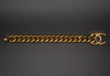 Carica l'immagine nel visualizzatore di Gallery, Chanel Chain CC Bracelet