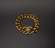 Carica l'immagine nel visualizzatore di Gallery, Chanel Chain CC Bracelet