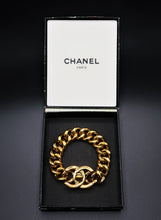 Carica l'immagine nel visualizzatore di Gallery, Chanel Chain CC Bracelet