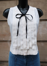 Carica l'immagine nel visualizzatore di Gallery, Chanel Silk Blouse