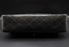 Charger l'image dans la galerie, Chanel Timeless Vintage 25 CM Double Flap Bag