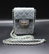 Charger l'image dans la galerie, Chanel 2.55 Collector Bag 2005 Edition