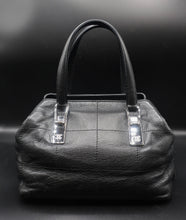 Charger l'image dans la galerie, Chanel Black Leather Handbag