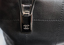 Charger l'image dans la galerie, Chanel Black Leather Handbag