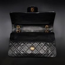 Charger l'image dans la galerie, Chanel Timeless Double Flap Bag