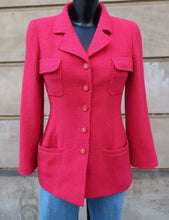 Cargar imagen en el visor de la galería, Chanel Fuchsia Tweed Jacket