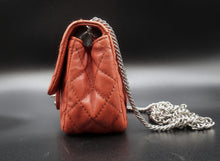 Carica l'immagine nel visualizzatore di Gallery, 2. Chanel Mini Flap Bag