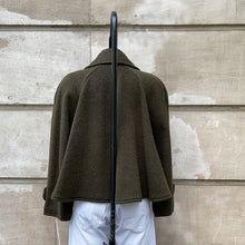 Cargar imagen en el visor de la galería, Cape vintage chanel