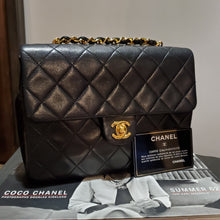 Charger l&#39;image dans la galerie, Chanel mini square
