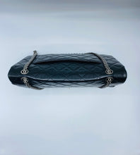Carica l&#39;immagine nel visualizzatore di Gallery, Chanel 2.55  black silver hardware
