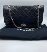 Carica l&#39;immagine nel visualizzatore di Gallery, Chanel 2.55  black silver hardware
