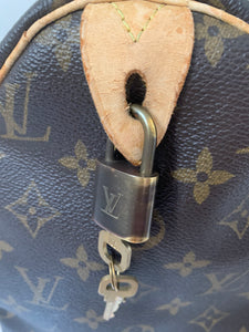 Louis Vuitton "speedy" bag monogram , 30 cm in good condition