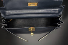 Cargar imagen en el visor de la galería, Hermès Kelly 28 CM Bag
