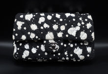 Cargar imagen en el visor de la galería, Chanel Splatter Paint B&amp;W Tweed Bag
