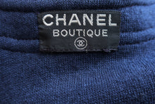Carica l&#39;immagine nel visualizzatore di Gallery, Chanel Navy Jacket
