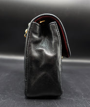 Carica l&#39;immagine nel visualizzatore di Gallery, Chanel Mini Flap Bag
