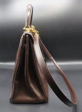 Cargar imagen en el visor de la galería, Hermès Brown Kelly Bag 32 CM
