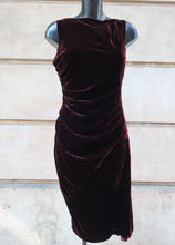 Charger l&#39;image dans la galerie, Prada Velvet Dress
