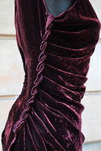 Charger l&#39;image dans la galerie, Prada Velvet Dress

