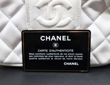 Cargar imagen en el visor de la galería, Chanel Mini Camera Bag
