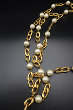 Charger l&#39;image dans la galerie, Chanel Pearl Chain Belt
