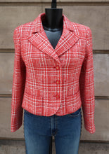Carica l&#39;immagine nel visualizzatore di Gallery, Chanel Red Tweed Jacket
