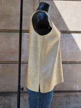 Carica l&#39;immagine nel visualizzatore di Gallery, Hermès Leather Top

