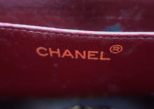 Cargar imagen en el visor de la galería, Chanel Handbag
