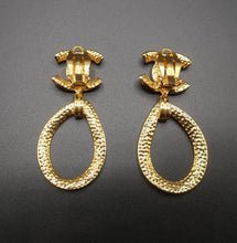 Charger l&#39;image dans la galerie, Chanel Earrings
