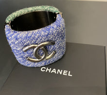 Cargar imagen en el visor de la galería, Manchette Chanel Vintage

