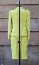 Charger l&#39;image dans la galerie, Chanel Lime Wool Suit
