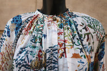 Cargar imagen en el visor de la galería, Gucci Print Silk Shirt
