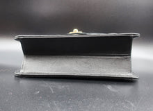 Cargar imagen en el visor de la galería, Chanel Classic Mini Square Quilted Bag
