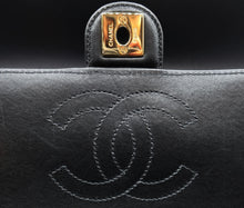 Charger l&#39;image dans la galerie, Chanel Classic Mini Square Quilted Bag
