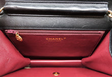 Cargar imagen en el visor de la galería, Chanel Classic Mini Square Quilted Bag
