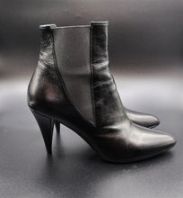 Charger l&#39;image dans la galerie, Saint Laurent Ankle Boots
