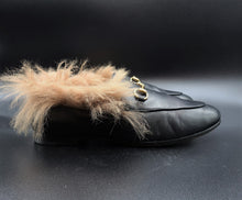 Cargar imagen en el visor de la galería, Gucci Jordaan Fur Loafers

