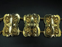 Charger l&#39;image dans la galerie, Chanel Gold Belt
