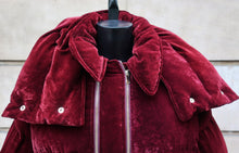 Carica l&#39;immagine nel visualizzatore di Gallery, Stella McCartney Velvet Puffer Jacket
